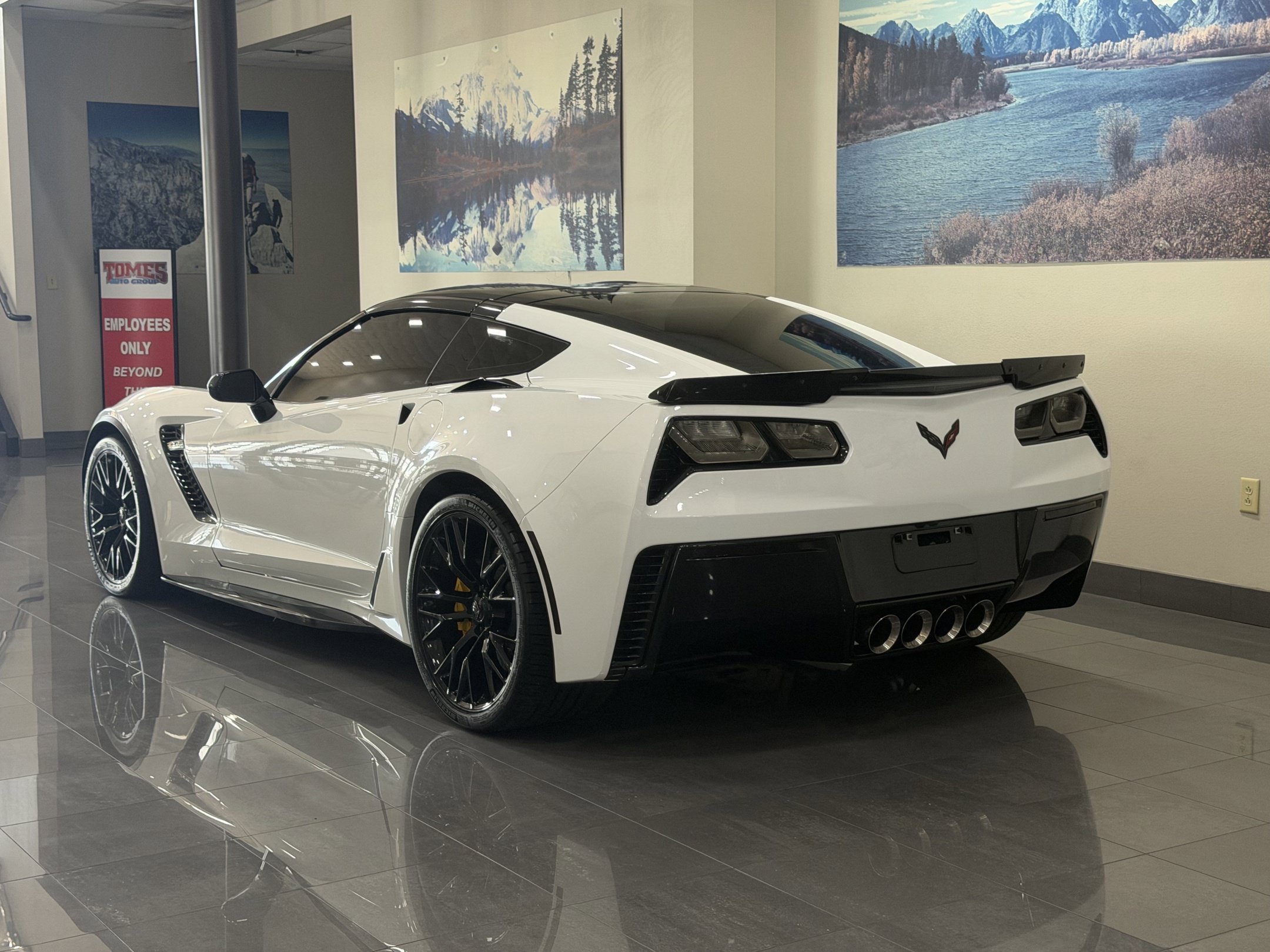 Used 2019 Chevrolet Corvette Z06 RWD image 4