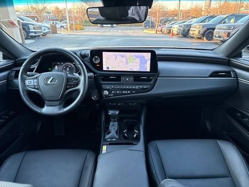 Used 2024 Lexus ES 300h 300h w/ Premium Package image 12