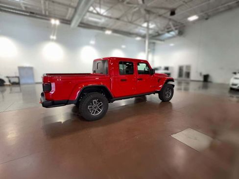 New 2025 Jeep Gladiator Mojave image 13