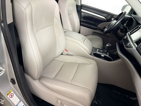 Used 2018 Toyota Highlander XLE w/ Protection Package #3 image 49