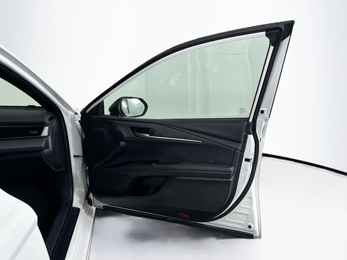 Used 2025 Toyota Camry SE FWD image 30