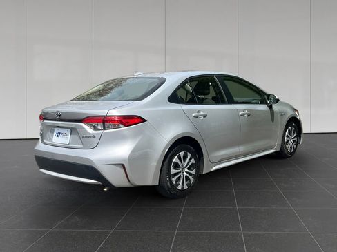 Used 2020 Toyota Corolla LE FWD image 5