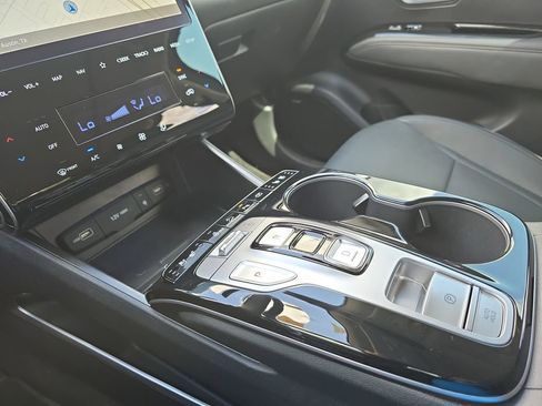 Certified 2023 Hyundai Tucson Limited FWD image 25