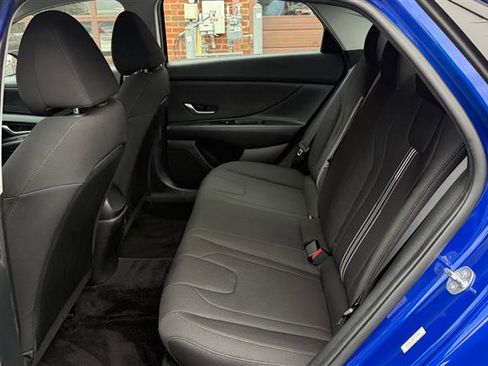 Used 2023 Hyundai Elantra SEL image 21