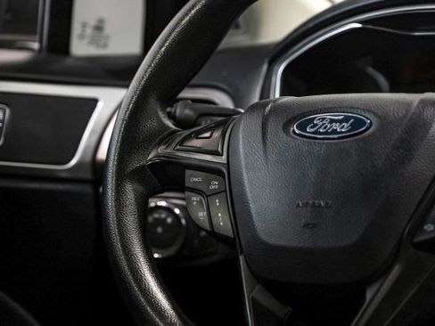 Used 2020 Ford Fusion SE FWD image 19