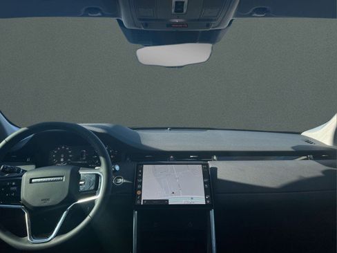 Used 2025 Land Rover Discovery Sport S image 21