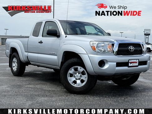 Used 2011 Toyota Tacoma 4x4 Access Cab w/ SR5 Pkg #2 image 1