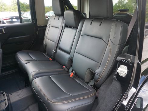 Used 2024 Jeep Wrangler Sahara w/ Technology Group image 14