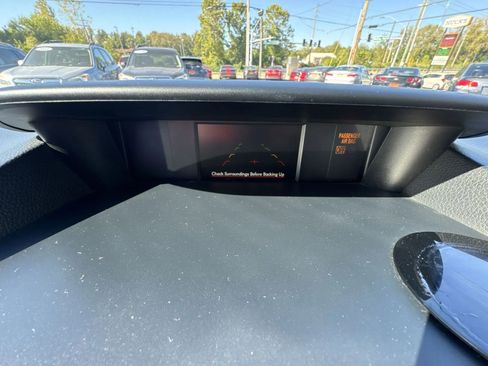 Used 2015 Subaru Forester 2.5i Premium w/ All-Weather Package image 23