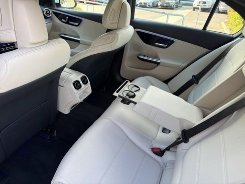 Used 2025 Mercedes-Benz C 300 Sedan image 11