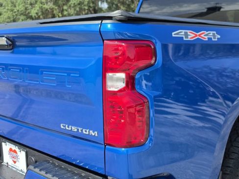 Used 2022 Chevrolet Silverado 1500 Custom AWD/4WD image 10