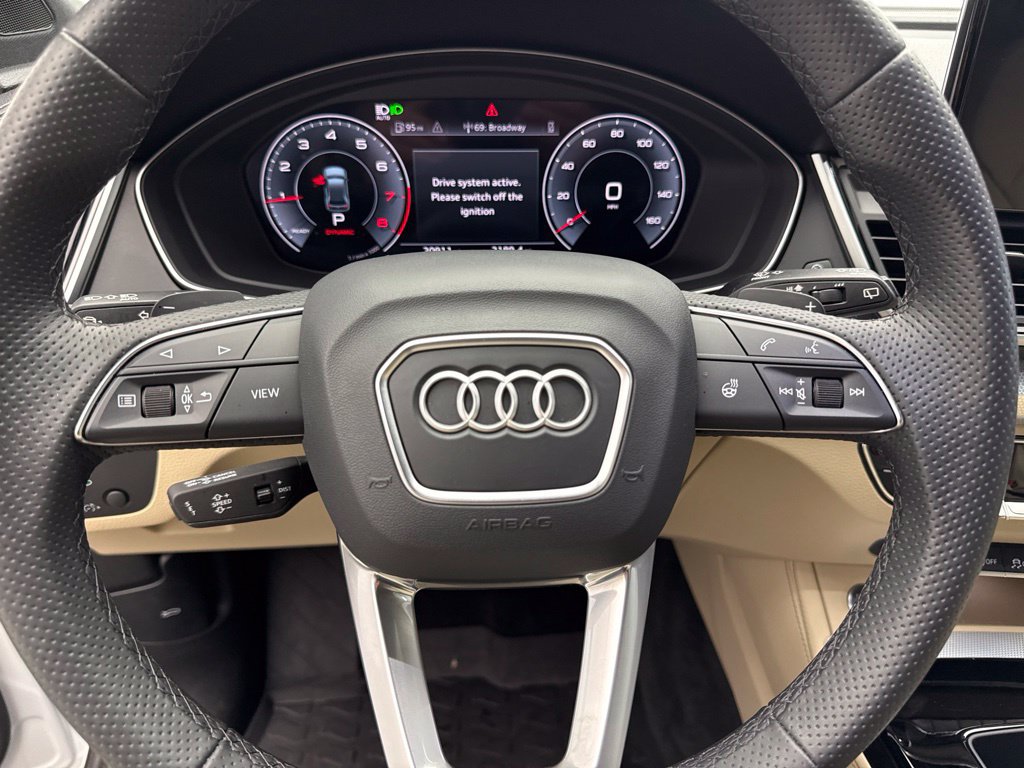 Used 2024 Audi Q5 2.0T Premium Plus w/ Premium Plus Package AWD/4WD image 39