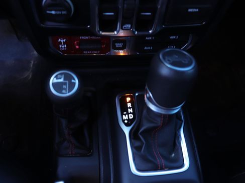 Used 2019 Jeep Wrangler Unlimited Rubicon image 35