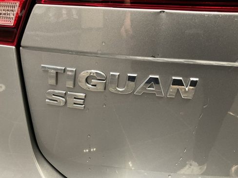 Used 2019 Volkswagen Tiguan SE w/ Panoramic Sunroof Package image 23