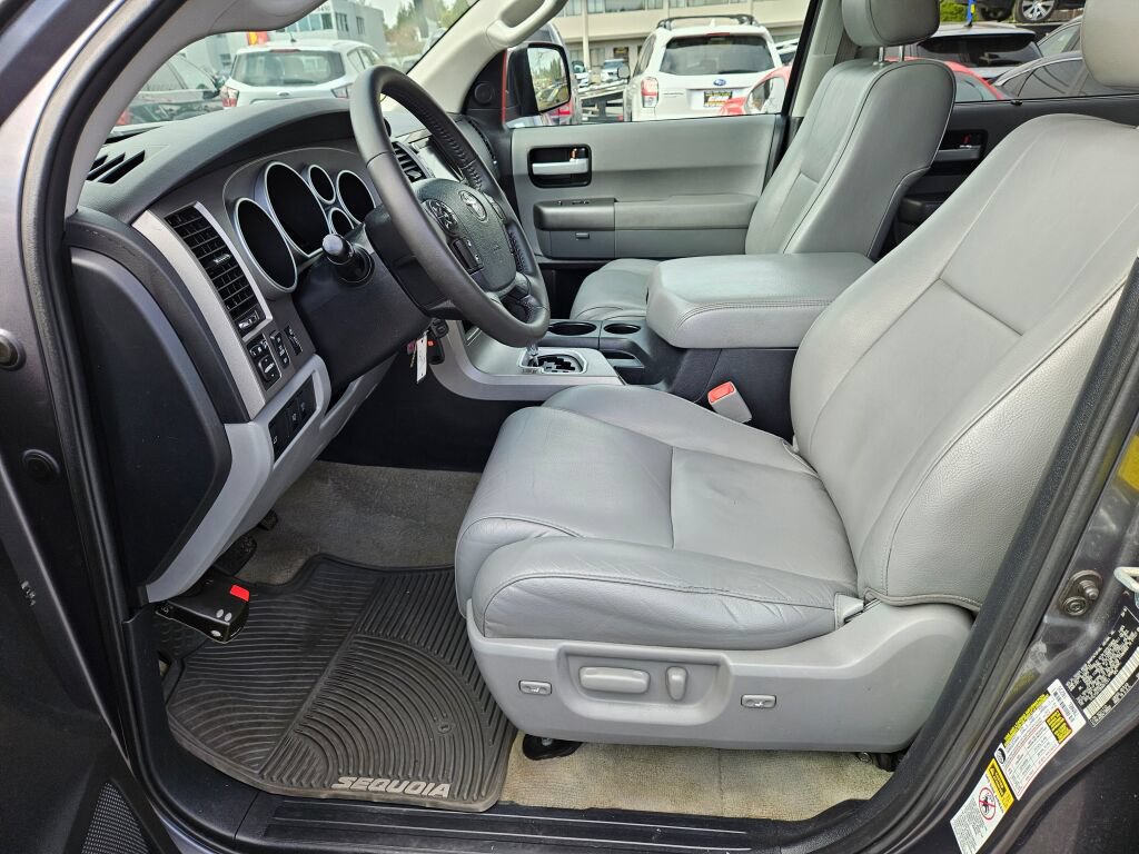Used 2011 Toyota Sequoia Limited AWD/4WD image 18