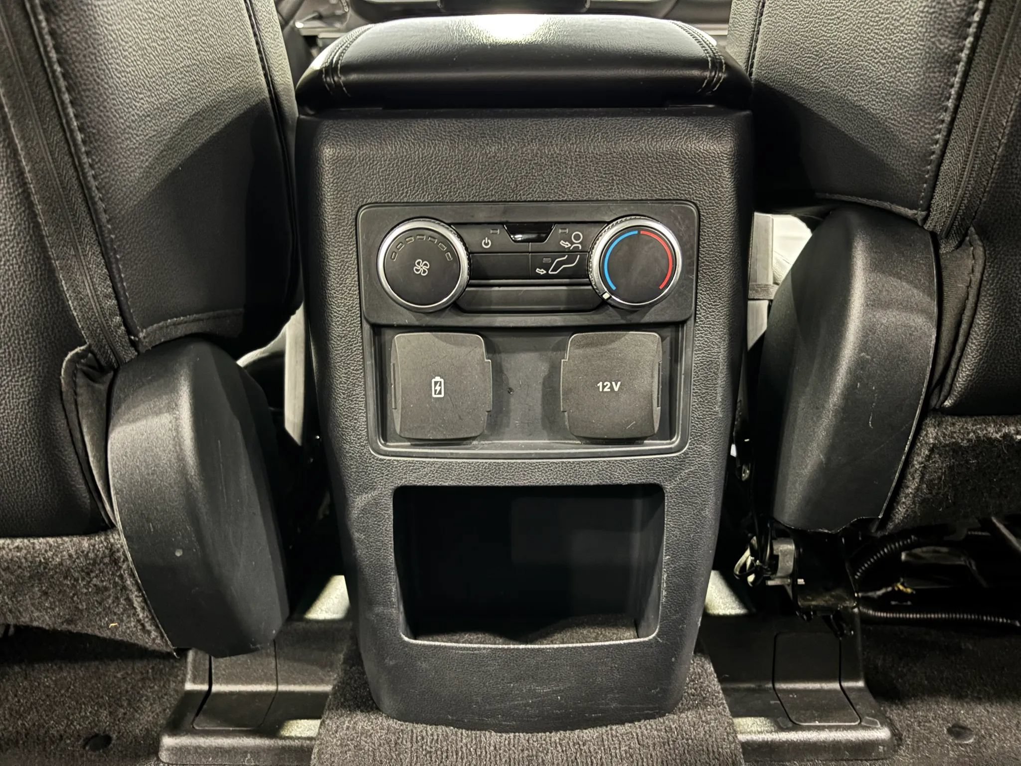 Used 2021 Ford Explorer XLT w/ Equipment Group 202A RWD image 25