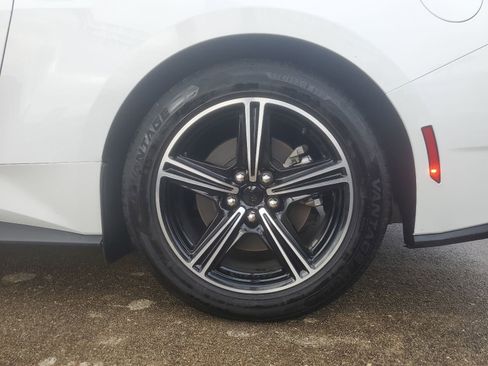 Used 2024 Ford Mustang Premium image 7