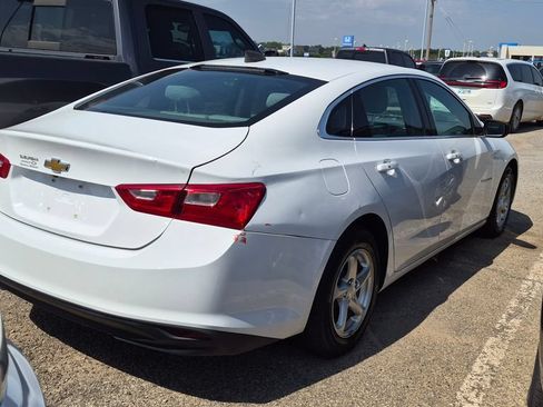 Used 2018 Chevrolet Malibu LS FWD image 4
