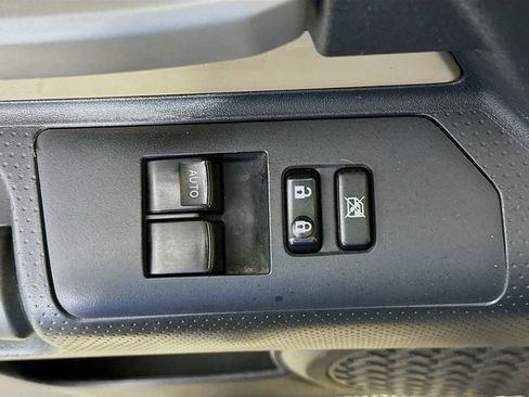 Used 2014 Toyota FJ Cruiser Base w/ Upgrade Package image 19