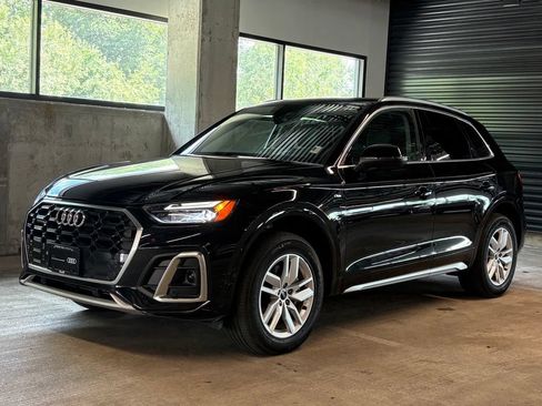 Used 2023 Audi Q5 2.0T Premium w/ Convenience Package AWD/4WD image 1