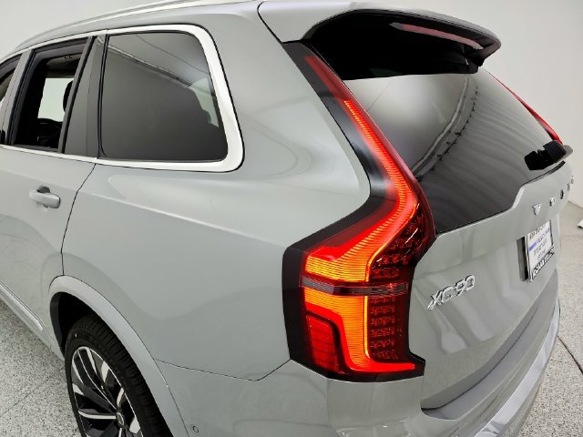 New 2027 Volvo XC90 B5 Plus AWD/4WD image 33