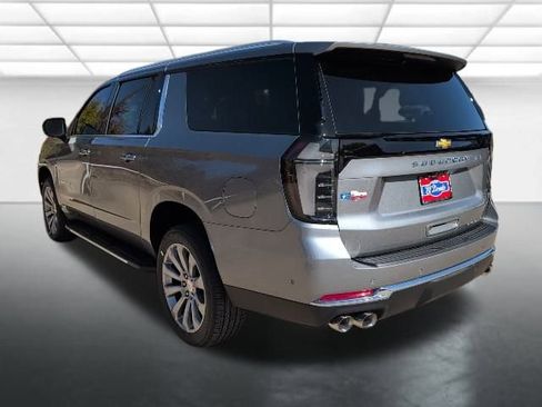 New 2026 Chevrolet Suburban Premier image 2