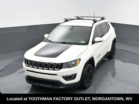 Used 2017 Jeep Compass Latitude AWD/4WD image 19
