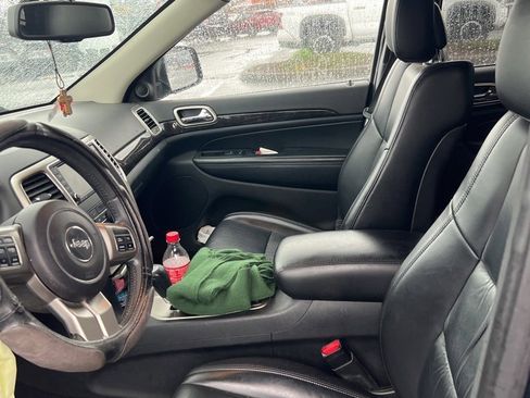 Used 2011 Jeep Grand Cherokee Laredo image 3