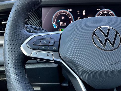 New 2026 Volkswagen Tiguan SE R-Line image 10