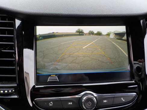 Used 2019 Chevrolet Trax LT w/ LT Convenience Package image 24