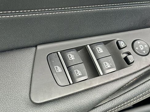 Used 2023 BMW 530e w/ M Sport Package image 11