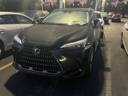 Used 2023 Lexus NX 350h AWD image 3
