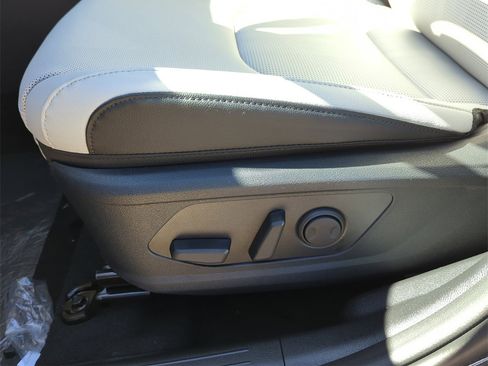 New 2026 Kia Sportage EX image 21