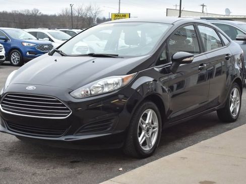 Used 2019 Ford Fiesta SE w/ Cold Weather Package image 12
