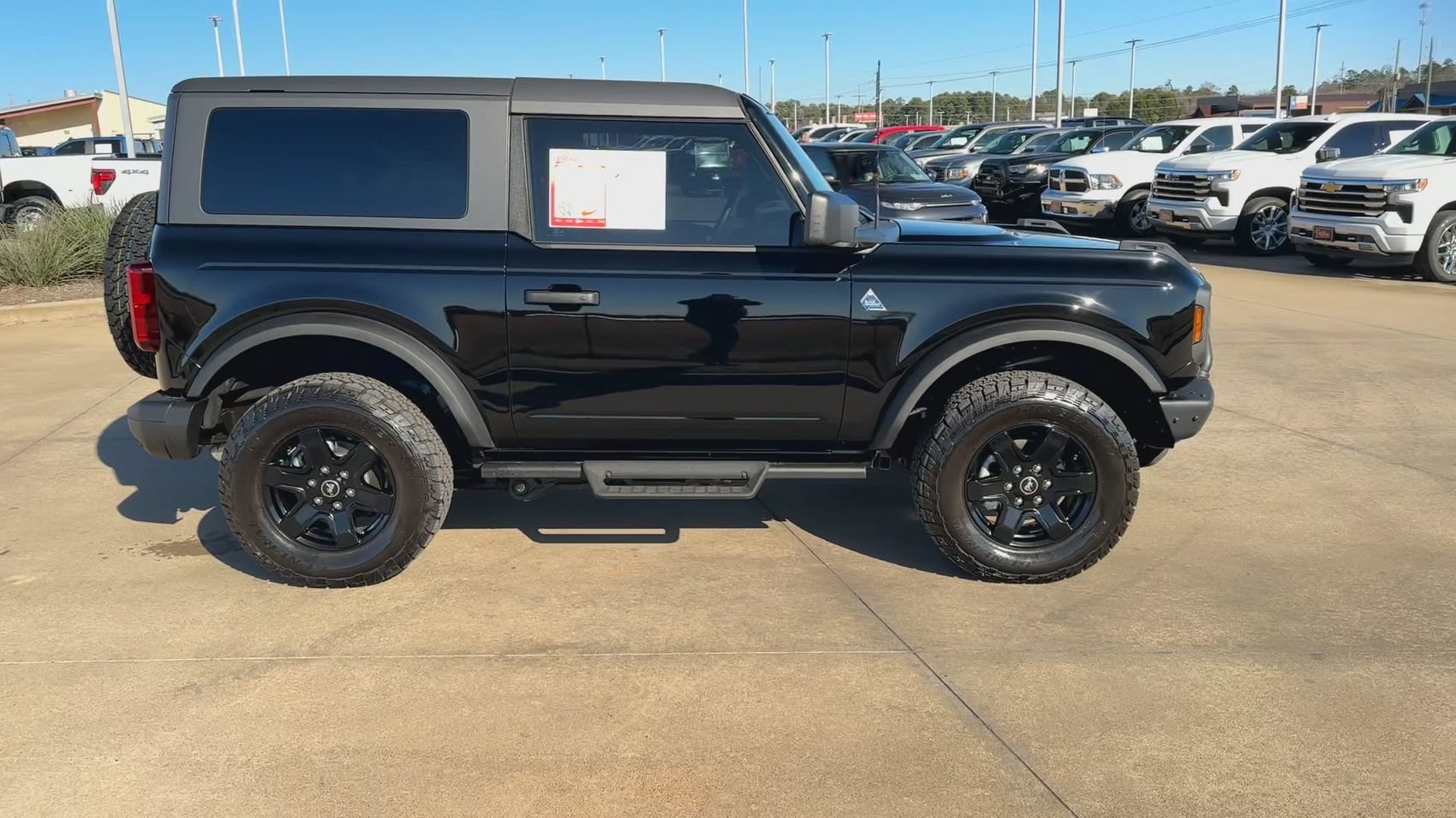 Used 2024 Ford Bronco Black Diamond AWD/4WD image 2