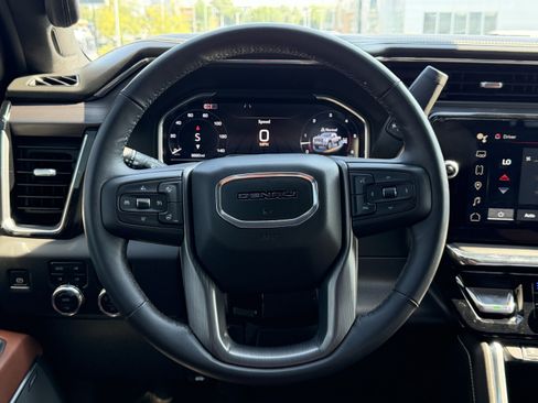 Used 2025 GMC Sierra 2500 Denali Ultimate AWD/4WD image 17