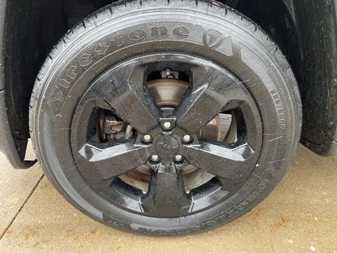 Certified 2019 Jeep Compass Latitude w/ Cold Weather Group image 9