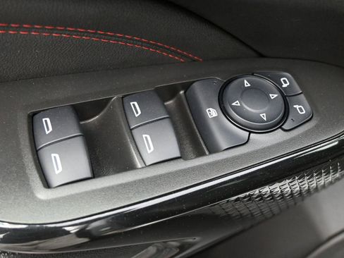 Used 2025 Chevrolet Trax RS w/ Driver Confidence Package image 4