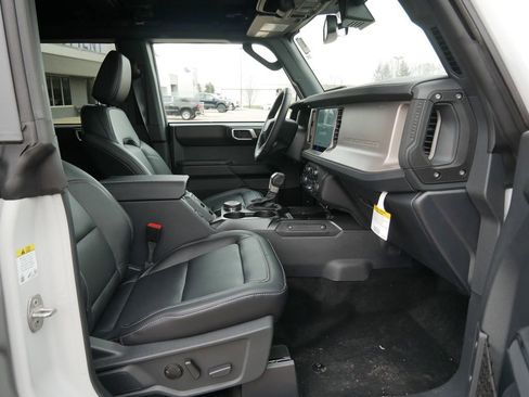 New 2026 Ford Bronco Outer Banks AWD/4WD image 14