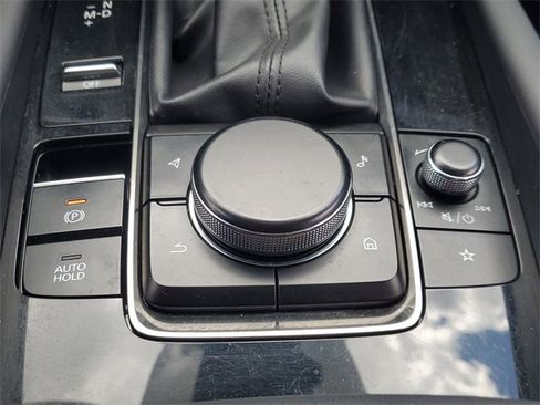 Used 2020 MAZDA MAZDA3 AWD Sedan w/ Preferred Package image 31