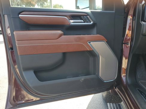 Used 2024 GMC Sierra 2500 Denali Ultimate image 19