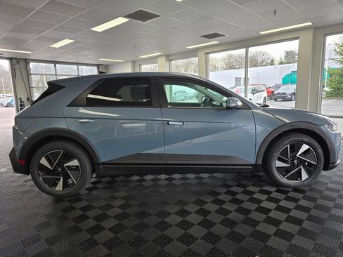 New 2026 Hyundai Ioniq 5 SE image 4