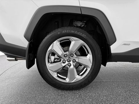 Used 2020 Toyota RAV4 Limited image 34