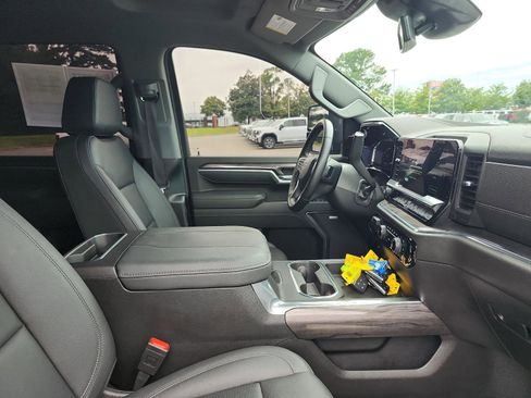 Used 2025 Chevrolet Silverado 2500 LTZ w/ Trail Boss Package AWD/4WD image 10