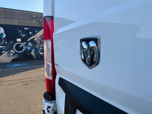 Used 2020 RAM ProMaster 2500 w/ Interior Convenience Group image 38