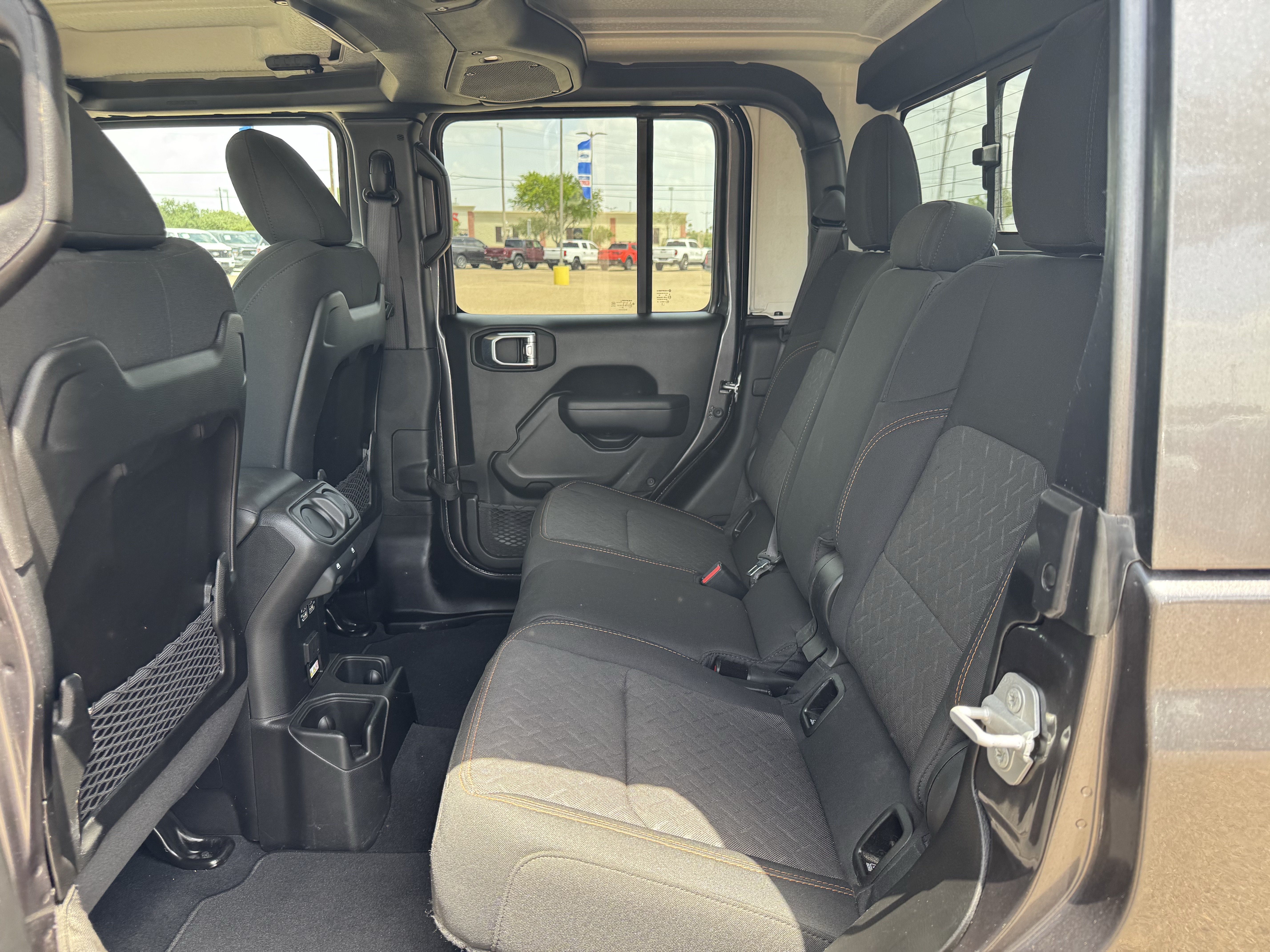 Used 2025 Jeep Gladiator Mojave AWD/4WD image 26