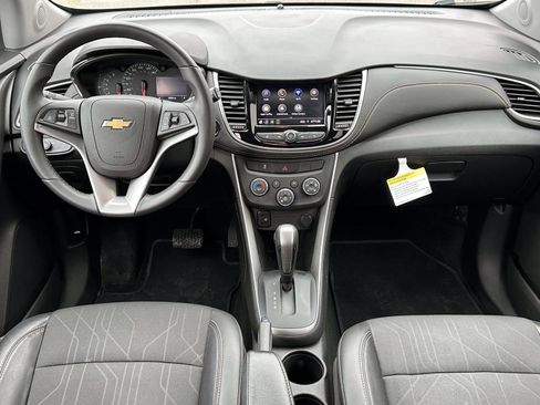 Certified 2022 Chevrolet Trax LT w/ Driver Confidence Package image 13