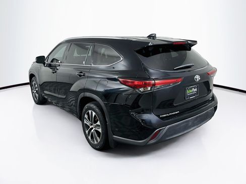 Used 2021 Toyota Highlander XLE FWD image 5