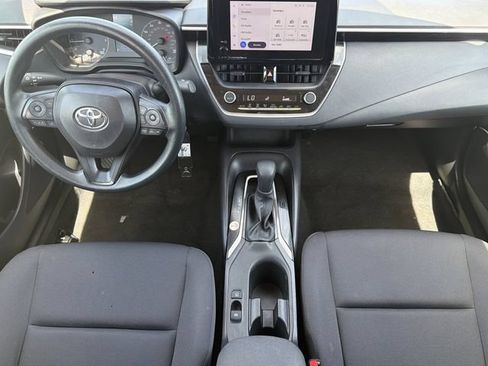 Used 2025 Toyota Corolla LE FWD image 9