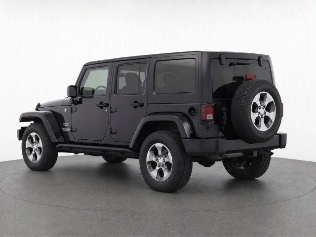 Used 2016 Jeep Wrangler Unlimited Sahara w/ Connectivity Group AWD/4WD image 3